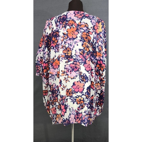 NEW Woman Within White Colorful Floral Short Sleeve Cardigan Sweater 4X 34/36 - Picture 3 of 10